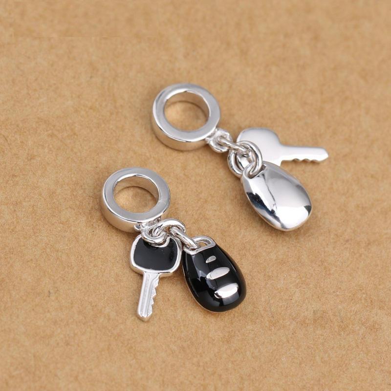 Woman Leather Wristband Keychain Car Key Holder Bracelet Gift for Ladies -  China Wristband and Key Holder price | Made-in-China.com
